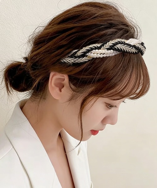 Miniministore（ミニミニストア）の「パールカチューシャ 三つ編み ヘアバンド（カチューシャ・レディース・ホワイト×ゴールド/ホワイト×ブラック・FREE）」の14枚目の写真