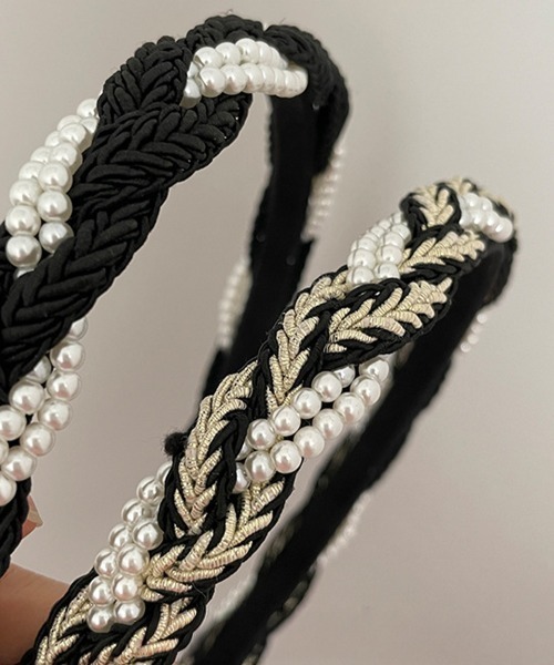 Miniministore（ミニミニストア）の「パールカチューシャ 三つ編み ヘアバンド（カチューシャ・レディース・ホワイト×ゴールド/ホワイト×ブラック・FREE）」の9枚目の写真