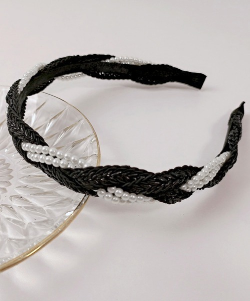 Miniministore（ミニミニストア）の「パールカチューシャ 三つ編み ヘアバンド（カチューシャ・レディース・ホワイト×ゴールド/ホワイト×ブラック・FREE）」の7枚目の写真