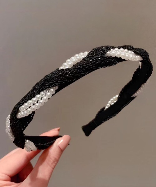 Miniministore（ミニミニストア）の「パールカチューシャ 三つ編み ヘアバンド（カチューシャ・レディース・ホワイト×ゴールド/ホワイト×ブラック・FREE）」の6枚目の写真