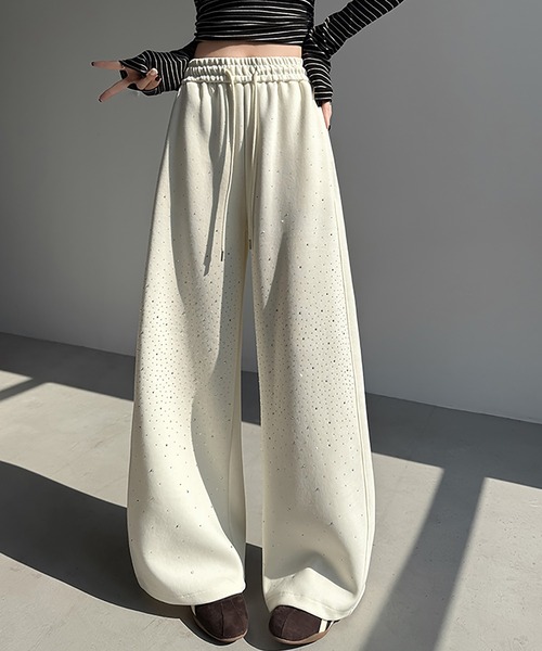 LAFFMO（ラフモ）の「スパンコール付きスウェットカーブパンツ（その他パンツ・レディース・ベージュ/グレー・F）」の4枚目の写真