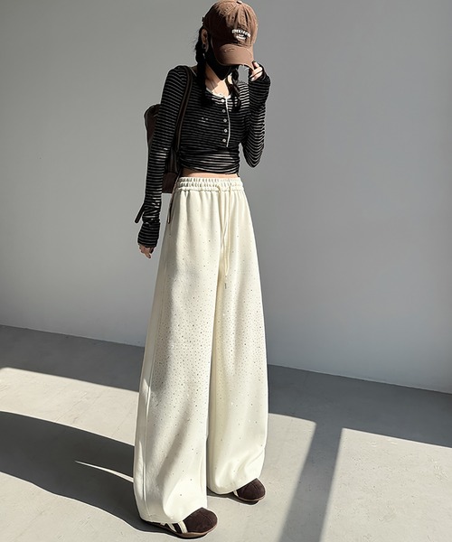 LAFFMO（ラフモ）の「スパンコール付きスウェットカーブパンツ（その他パンツ・レディース・ベージュ/グレー・F）」の5枚目の写真