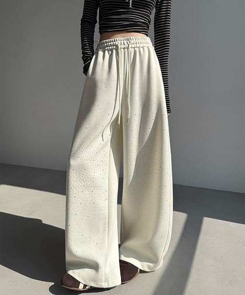 LAFFMO（ラフモ）の「スパンコール付きスウェットカーブパンツ（その他パンツ・レディース・ベージュ/グレー・F）」の3枚目の写真