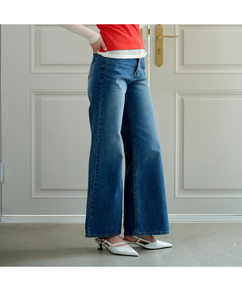 PLUNASTUDIO(プルナスタジオ)の「エッシュブーツカットパンツ(ブルー)(デニムパンツ・レディース・ブルー・LARGE/MEDIUM/SMALL)」の1枚目の写真