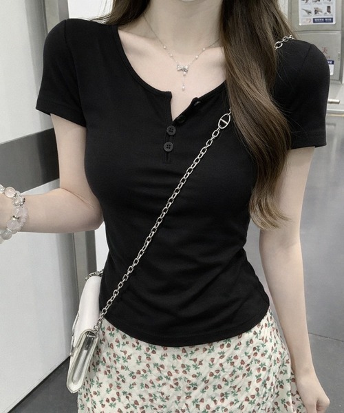 SallyLunn(サリーラン)の「きれいめフィット ヘンリーネックカットソー(Tシャツ/カットソー・レディース・ホワイト/ブラック/ブルー・MEDIUM/LARGE)」の1枚目の写真