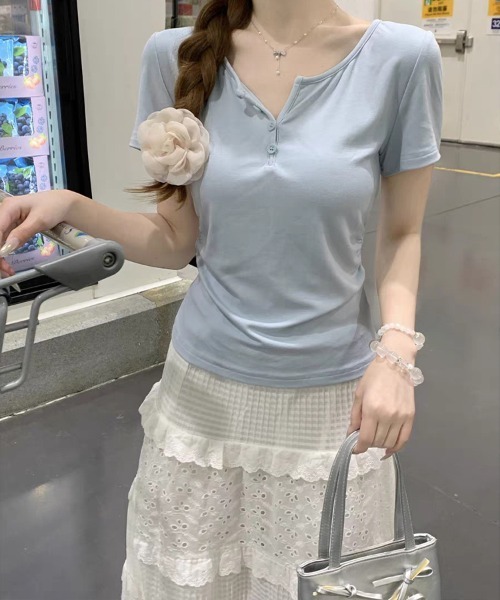 SallyLunn(サリーラン)の「きれいめフィット ヘンリーネックカットソー(Tシャツ/カットソー・レディース・ホワイト/ブラック/ブルー・MEDIUM/LARGE)」の4枚目の写真