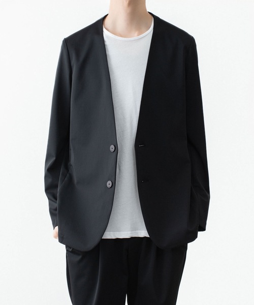 ATTACHMENT（アタッチメント）の「【LIMITED】LUCA MATTE TWIST COLLARLESS JKT / ルカマット ツイスト カラーレス JKT（テーラードジャケット・メンズ・カーキ/ブラック・3/2/1/4）」の2枚目の写真