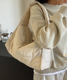 I.O.E（アイオイ）の「[韓国トレンド] キルティングナイロンショルダーバッグ（トートバッグ）」