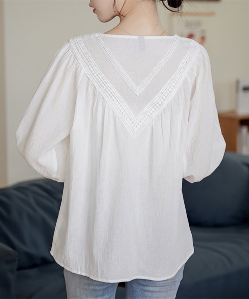 ReRe(リリ)の「Vレースデザインブラウス(シャツ/ブラウス・レディース・ホワイト・MEDIUM/LARGE/X-LARGE)」の8枚目の写真