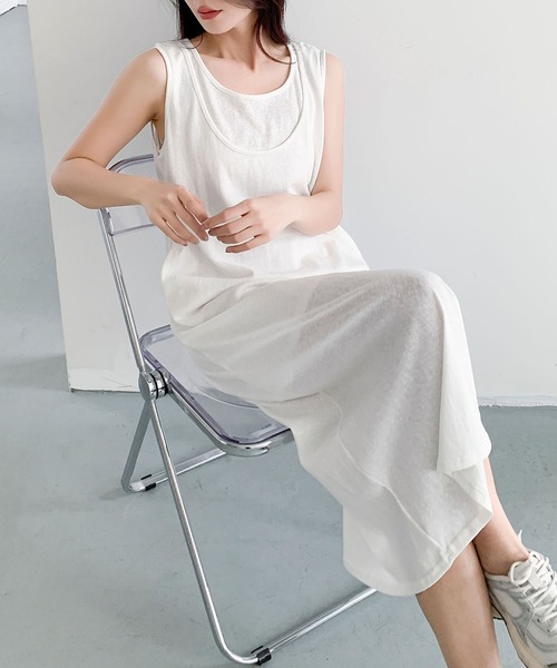 LOWO(ロワ)の「レイヤードノースリーブロングワンピース タンクトップ付き 2点セット(ワンピース・レディース・ホワイト/ブラック/カーキ・FREE)」の2枚目の写真