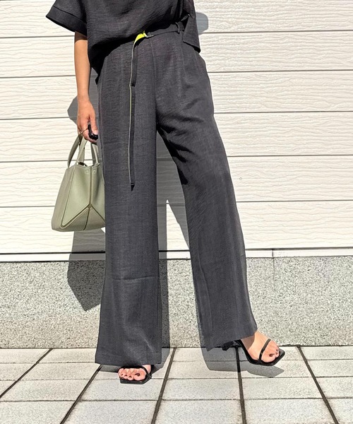 Q(キュー)の「リネンライクDカンベルトパンツ(その他パンツ・レディース・チャコールグレー/アイボリー・MEDIUM)」の2枚目の写真