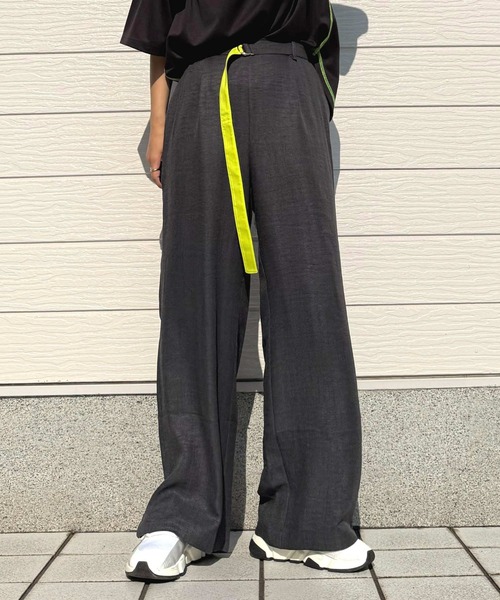 Q(キュー)の「リネンライクDカンベルトパンツ(その他パンツ・レディース・チャコールグレー/アイボリー・MEDIUM)」の4枚目の写真