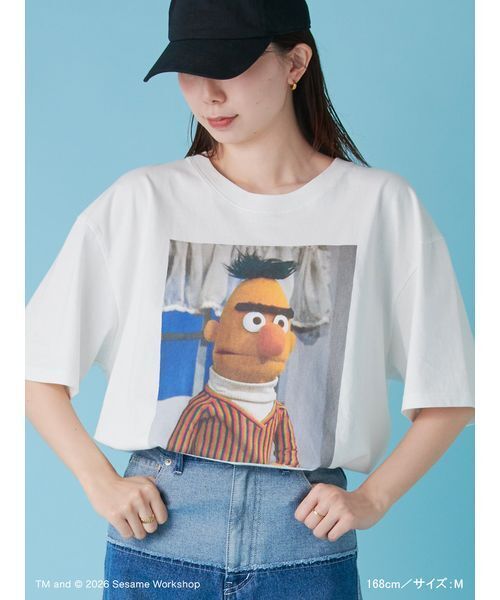 SESAME STREET(セサミストリート)の「【UNISEX】ヴィンテージフォトTシャツ(Tシャツ/カットソー・レディース・ピンク/カーキ/ブラック/ライトグレー/オフホワイト・M/L)」の1枚目の写真