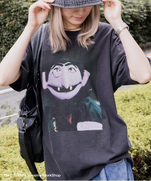 SESAME STREET(セサミストリート)の「【UNISEX】ヴィンテージフォトTシャツ(Tシャツ/カットソー・レディース・ピンク/カーキ/ブラック/ライトグレー/オフホワイト・M/L)」の11枚目の写真