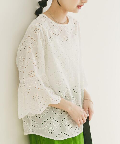 ITEMS URBANRESEARCH(アイテムズ アーバンリサーチ)の「スカラップスリーブレースブラウス(シャツ/ブラウス・レディース・ホワイト/ブルー/ブラック・FREE)」の4枚目の写真