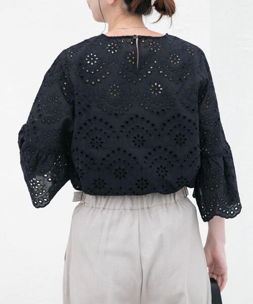 ITEMS URBANRESEARCH(アイテムズ アーバンリサーチ)の「スカラップスリーブレースブラウス(シャツ/ブラウス・レディース・ホワイト/ブルー/ブラック・FREE)」の13枚目の写真