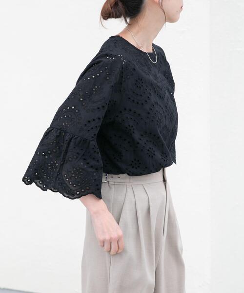 ITEMS URBANRESEARCH(アイテムズ アーバンリサーチ)の「スカラップスリーブレースブラウス(シャツ/ブラウス・レディース・ホワイト/ブルー/ブラック・FREE)」の14枚目の写真