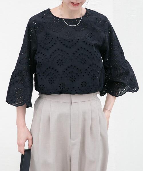 ITEMS URBANRESEARCH(アイテムズ アーバンリサーチ)の「スカラップスリーブレースブラウス(シャツ/ブラウス・レディース・ホワイト/ブルー/ブラック・FREE)」の15枚目の写真
