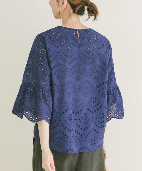 ITEMS URBANRESEARCH(アイテムズ アーバンリサーチ)の「スカラップスリーブレースブラウス(シャツ/ブラウス・レディース・ホワイト/ブルー/ブラック・FREE)」の20枚目の写真