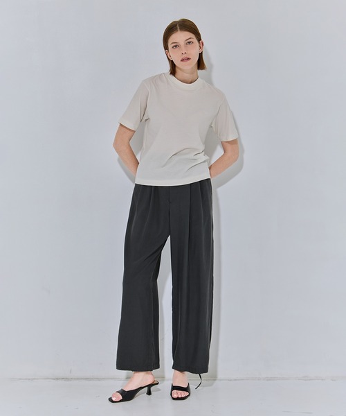 ATON（エイトン）の「【ATON/エイトン】FRESCA NUBUCK MOCK NECK T SHIRTS/ヌバックモックネックTシャツ（Tシャツ/カットソー・レディース・オフホワイト/ベージュ/チャコールグレー・1）」の13枚目の写真