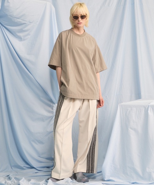 MAISON SPECIAL(メゾンスペシャル)の「《UNISEX》DOTMESH Airy Fabric Prime-Over Short-sleeved T-shirt/ドットメッシュエアリーファブリックプライムオーバーショートスリーブTシャツ【MAISON SPECIAL/メゾンスペシャル】(Tシャツ/カットソー・メンズ・ブラック/グレイッシュベージュ/ラベンダー/ライトグレー・0/1/2)」の6枚目の写真