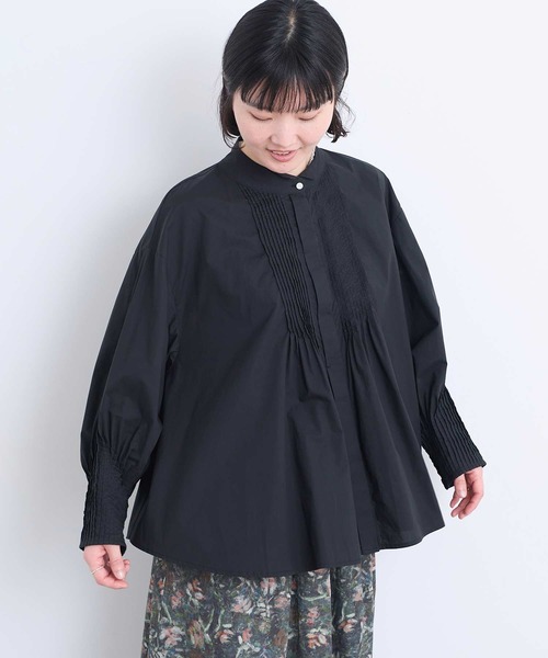 l'atelier du savon(アトリエドサボン)の「ウィングカラーピンタック タイプライターブラウス(シャツ/ブラウス・レディース・ベージュ/レッド/ブラック/アイボリー・FREE)」の5枚目の写真