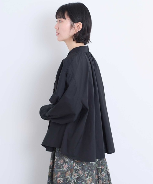 l'atelier du savon(アトリエドサボン)の「ウィングカラーピンタック タイプライターブラウス(シャツ/ブラウス・レディース・ベージュ/レッド/ブラック/アイボリー・FREE)」の6枚目の写真