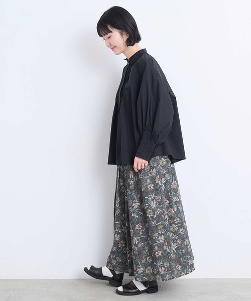 l'atelier du savon(アトリエドサボン)の「ウィングカラーピンタック タイプライターブラウス(シャツ/ブラウス・レディース・ベージュ/レッド/ブラック/アイボリー・FREE)」の10枚目の写真