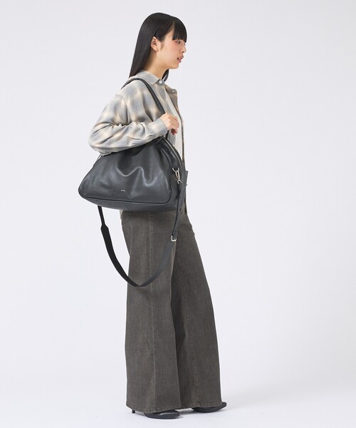 YArKA(ヤーカ)の「【YArKA/ヤーカ】real leather sharp & soft mix nuance bag Lサイズ/ ニュアンスボストンバッグ(ボストンバッグ・メンズ・ブラック・フリー)」の13枚目の写真