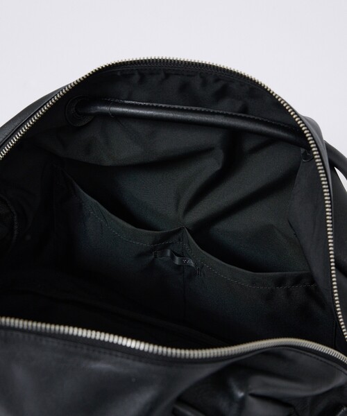 YArKA(ヤーカ)の「【YArKA/ヤーカ】real leather sharp & soft mix nuance bag Lサイズ/ ニュアンスボストンバッグ(ボストンバッグ・メンズ・ブラック・フリー)」の3枚目の写真