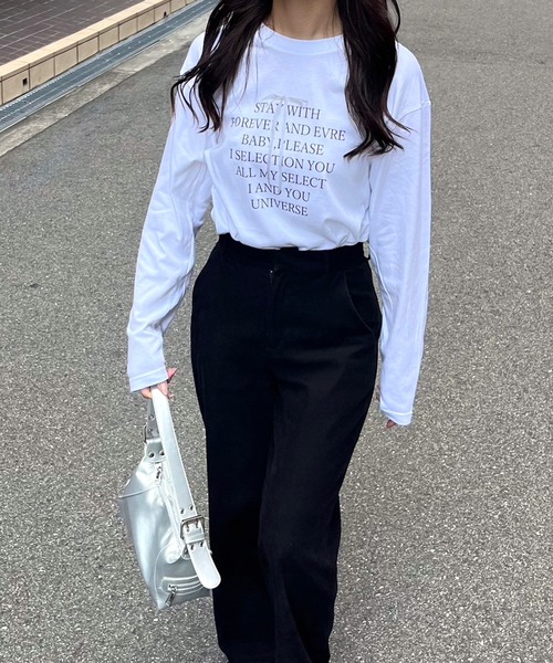 boemy(ボエミー)の「シルバー英字リボンデザイン英字ロンT/長袖Tシャツ(Tシャツ/カットソー・レディース・ホワイト・MEDIUM/LARGE)」の1枚目の写真