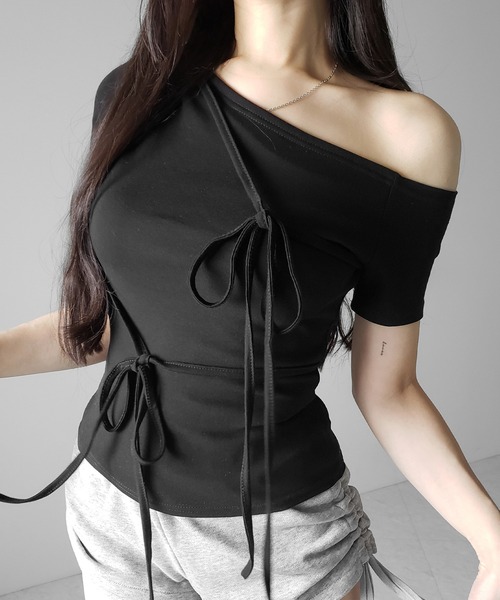 me+em select（ミームセレクト）の「【 ２color 】ストリングリボンスリムフィットTシャツ ／ string ribbon slim fit T-shirts（Tシャツ/カットソー・レディース・ブラック/ピンク・FREE）」の2枚目の写真