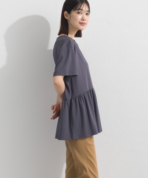 OMNES(オムネス)の「プレーティング天竺 切替ギャザーペプラム 半袖Tシャツ UVカット付(Tシャツ/カットソー・レディース・ネイビー/チャコールグレー/ライトグレー/ホワイト×ネイビー・FREE)」の8枚目の写真