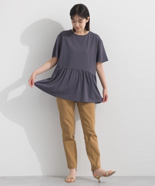 OMNES(オムネス)の「プレーティング天竺 切替ギャザーペプラム 半袖Tシャツ UVカット付(Tシャツ/カットソー・レディース・ネイビー/チャコールグレー/ライトグレー/ホワイト×ネイビー・FREE)」の10枚目の写真