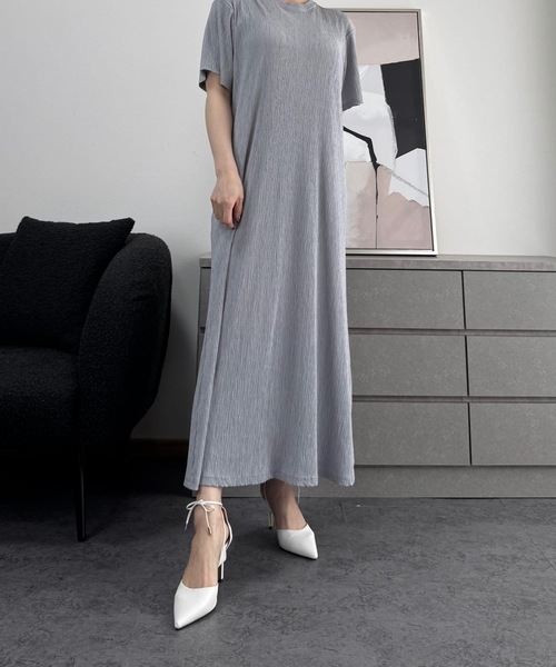 O.W(オーダブリュー)の「【Lサイズ・XLサイズ専門着痩せブランド】ストレートマキシワンピース(ワンピース・レディース・グレー/ホワイト・FREE)」の9枚目の写真