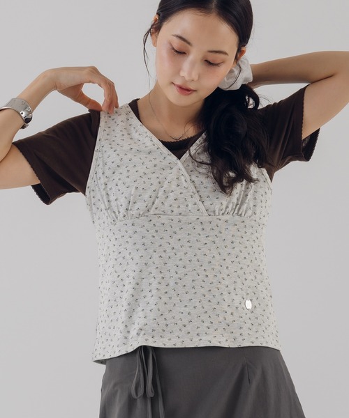 MUHET(ミュエータ)の「【set item】assorted flower tank top & t-shirt set / アソート花柄タンクトップ&Tシャツセット(Tシャツ/カットソー・レディース・ネイビー/ブラウン・FREE)」の2枚目の写真