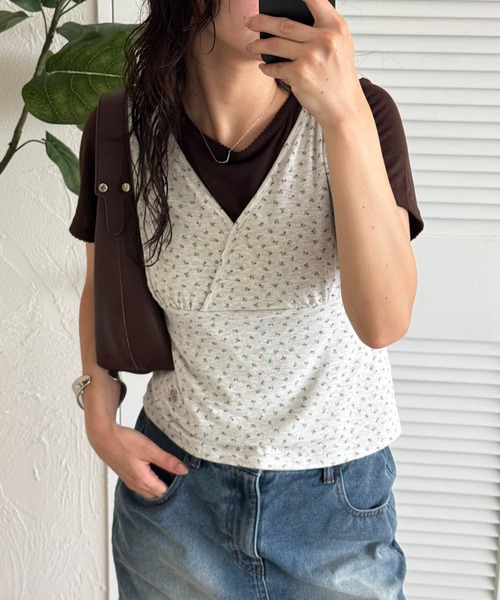 MUHET(ミュエータ)の「【set item】assorted flower tank top & t-shirt set / アソート花柄タンクトップ&Tシャツセット(Tシャツ/カットソー・レディース・ネイビー/ブラウン・FREE)」の4枚目の写真