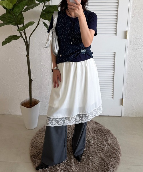 MUHET(ミュエータ)の「【set item】assorted flower tank top & t-shirt set / アソート花柄タンクトップ&Tシャツセット(Tシャツ/カットソー・レディース・ネイビー/ブラウン・FREE)」の17枚目の写真