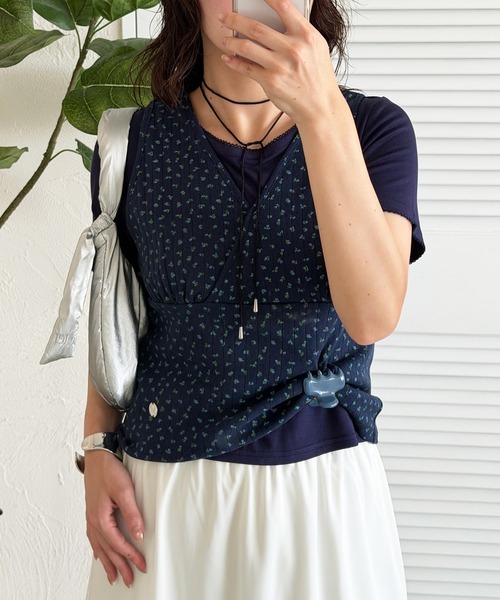 MUHET(ミュエータ)の「【set item】assorted flower tank top & t-shirt set / アソート花柄タンクトップ&Tシャツセット(Tシャツ/カットソー・レディース・ネイビー/ブラウン・FREE)」の16枚目の写真