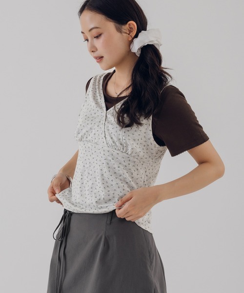 MUHET(ミュエータ)の「【set item】assorted flower tank top & t-shirt set / アソート花柄タンクトップ&Tシャツセット(Tシャツ/カットソー・レディース・ネイビー/ブラウン・FREE)」の8枚目の写真