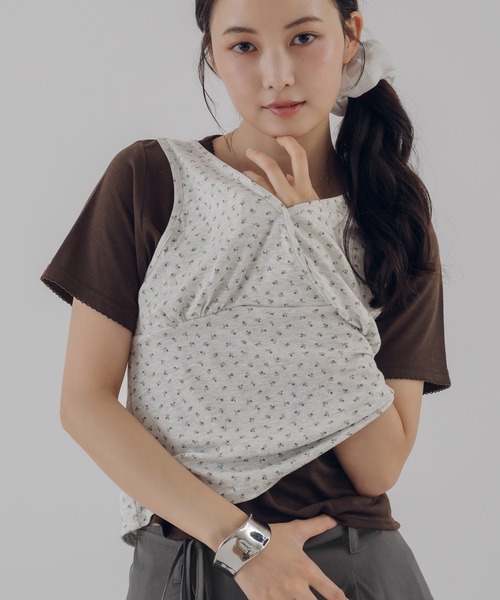 MUHET(ミュエータ)の「【set item】assorted flower tank top & t-shirt set / アソート花柄タンクトップ&Tシャツセット(Tシャツ/カットソー・レディース・ネイビー/ブラウン・FREE)」の6枚目の写真