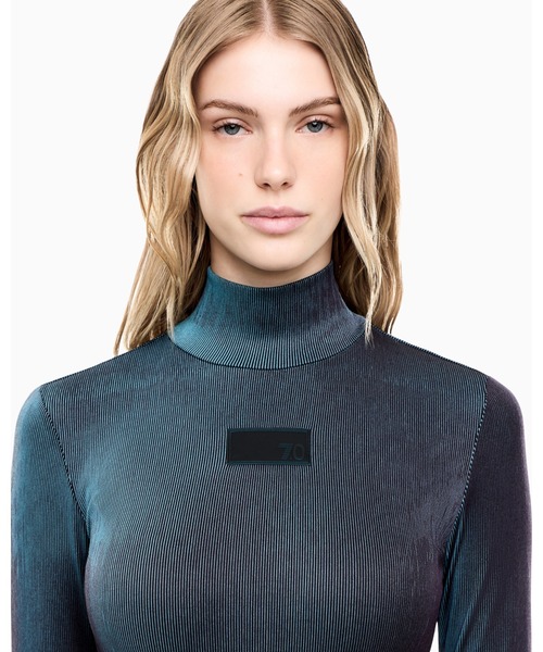EMPORIO ARMANI EA7（エンポリオアルマーニイーエーセブン）の「<オンライン限定>【エンポリオ アルマーニ EA7】ウィメンズ オーロラ調 ハイネックワンピース 7.0（ワンピース・レディース・ブラック系1・SMALL/MEDIUM/LARGE）」の3枚目の写真