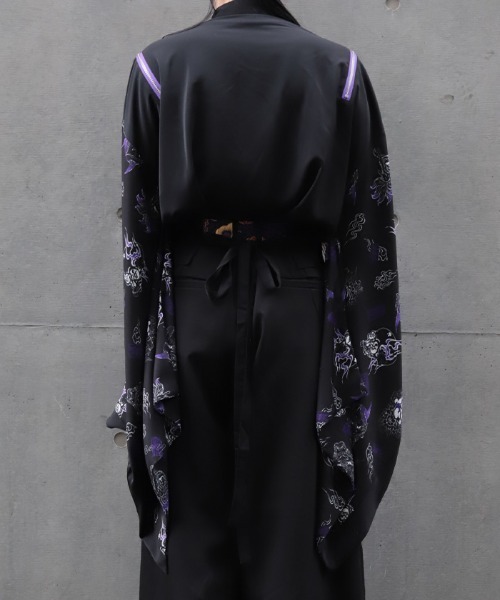 REZEN(リゼン)の「百鬼夜行プリント和袖シャツ(シャツ/ブラウス・メンズ・ローズ/レッドパープル/ブルーパープル・MEDIUM/LARGE)」の16枚目の写真