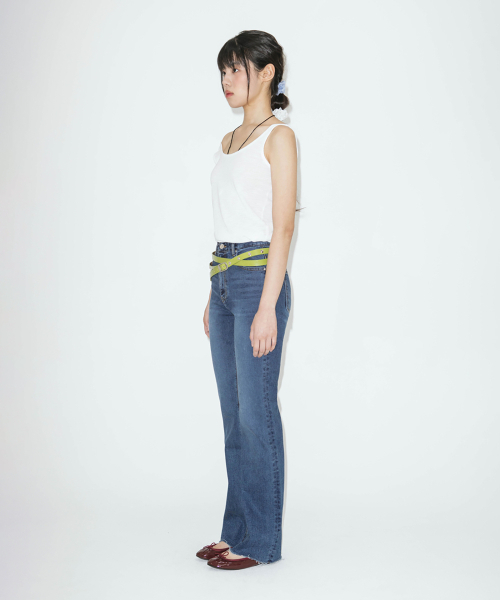 LOTSYOU(ロッツユー)の「lotsyou_Back Slit Slim Straight Denim(デニムパンツ・レディース・その他・SMALL/MEDIUM)」の3枚目の写真
