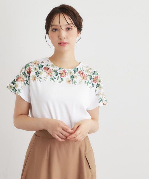 LAURA ASHLEY｜ローラアシュレイのトップス（花柄・ボタニカル柄）通販