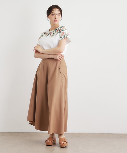 LAURA ASHLEY(ローラアシュレイ)の「【接触冷感/洗える/コットン100%】ロミリー柄 デコルテプリントTシャツ(Tシャツ/カットソー・レディース・ネイビー系/ホワイト系3/ライトグレー系・40/38)」の6枚目の写真