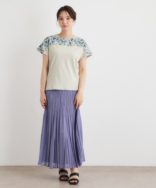 LAURA ASHLEY(ローラアシュレイ)の「【接触冷感/洗える/コットン100%】ロミリー柄 デコルテプリントTシャツ(Tシャツ/カットソー・レディース・ネイビー系/ホワイト系3/ライトグレー系・40/38)」の8枚目の写真