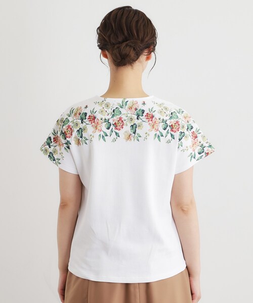 LAURA ASHLEY(ローラアシュレイ)の「【接触冷感/洗える/コットン100%】ロミリー柄 デコルテプリントTシャツ(Tシャツ/カットソー・レディース・ネイビー系/ホワイト系3/ライトグレー系・40/38)」の18枚目の写真