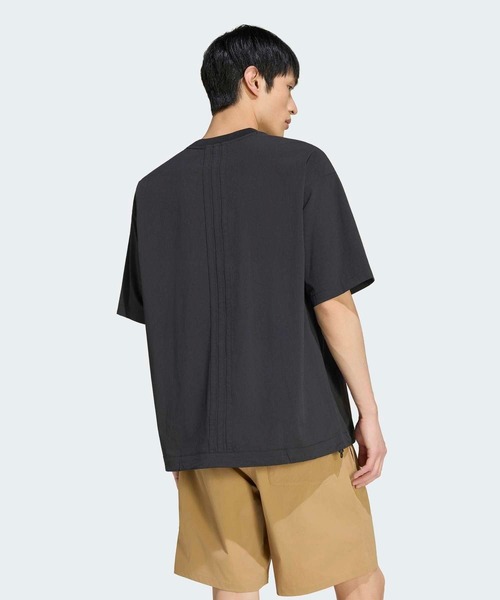 adidas(アディダス)の「クール フィーリング ルーズフィット トロピカル グラフィック Tシャツ 半袖 / アディダス adidas(Tシャツ/カットソー・メンズ・ブラック・XX-LARGE/3XL/LARGE/MEDIUM/SMALL/X-LARGE/X-SMALL)」の2枚目の写真