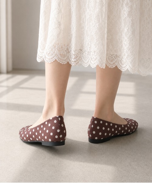 shoes365(シューズスリーシックスファイヴ)の「SHOES 365 ドット柄スクエアトゥインヒールパンプス(パンプス・レディース・ブラウン/ブラック・24.0cm/23.5cm/24.5cm/23.0cm)」の10枚目の写真